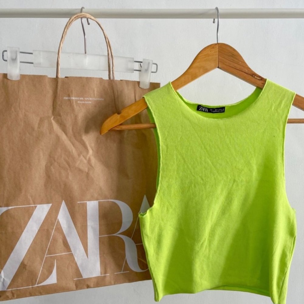 Lime Green Ribbed Tank Top - Picture 2 of 4